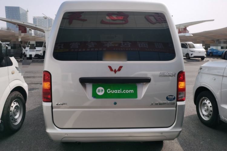 Used Wuling Zhiguang 2023 1.5L Practical Version 5/7 Seats Rear