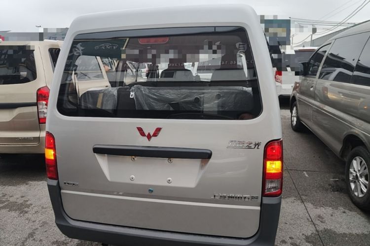 Used Wuling Zhiguang 2023 1.5L Practical Version 5/7 Seats Rear