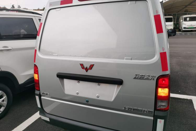 Used Wuling Zhiguang 2023 1.5L Utility Version with Enclosed Windows 2 Seats Rear