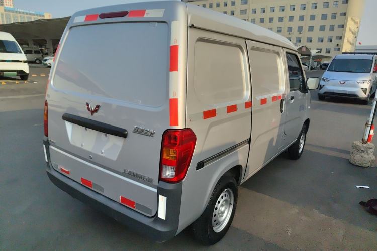 Used Wuling Zhiguang 2023 1.5L Utility Version with Enclosed Windows 2 Seats Rear Right 45 Deg