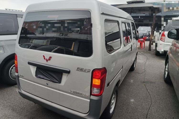 Used Wuling Zhiguang 2023 1.5L Practical Version 5/7 Seats Rear Right 45 Deg