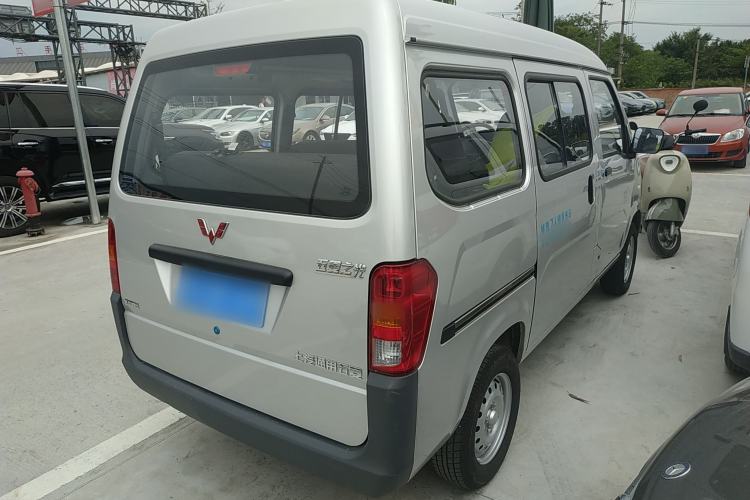 Used Wuling Zhiguang 2023 1.5L Practical Version 5/7 Seats Rear Right 45 Deg