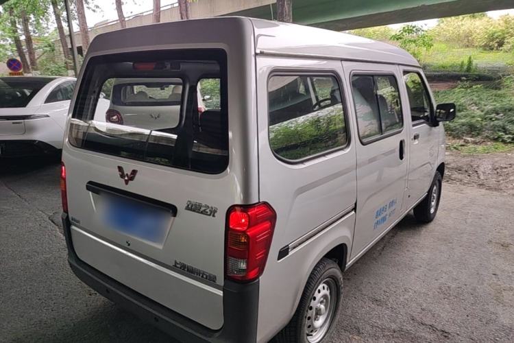 Used Wuling Zhiguang 2023 1.5L Practical Version 5/7 Seats Rear Right 45 Deg
