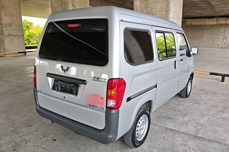 Used Wuling Zhiguang 2023 1.5L Practical Version 5/7 Seats Rear Right 45 Deg