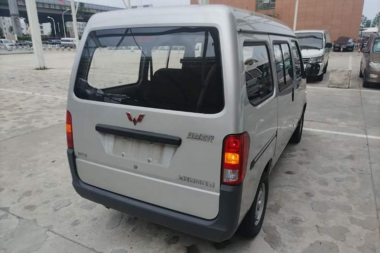 Used Wuling Zhiguang 2023 1.5L Practical Version 5/7 Seats Rear Right 45 Deg
