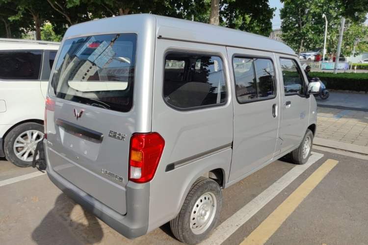 Used Wuling Zhiguang 2023 1.5L Practical Version 5/7 Seats Rear Right 45 Deg