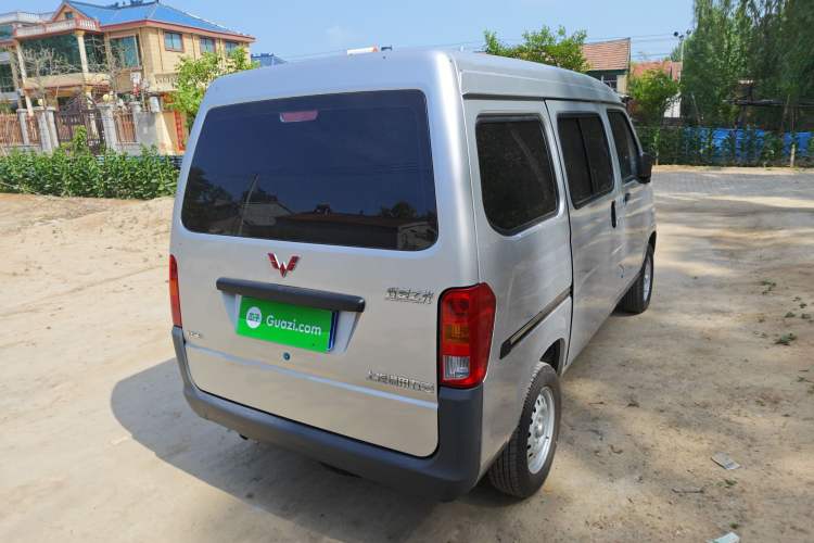 Used Wuling Zhiguang 2023 1.5L Practical Version 5/7 Seats Rear Right 45 Deg