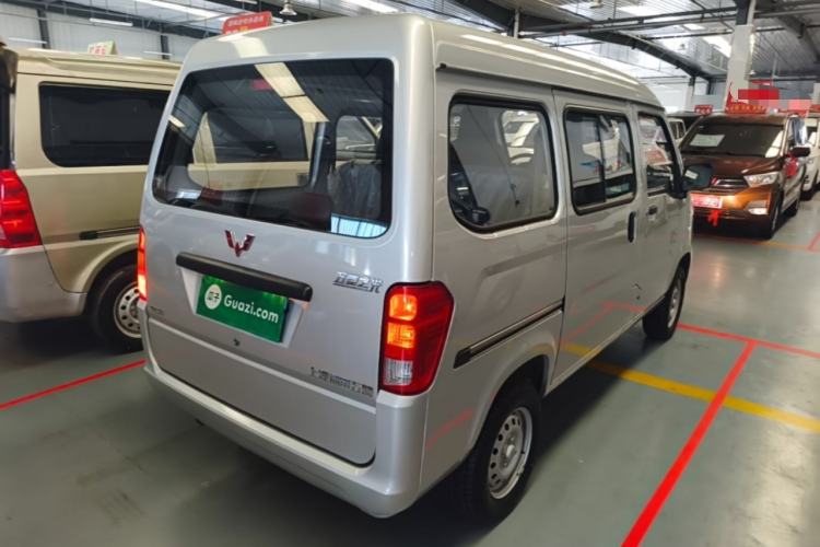 Used Wuling Zhiguang 2023 1.5L Practical Version 5/7 Seats Rear Right 45 Deg
