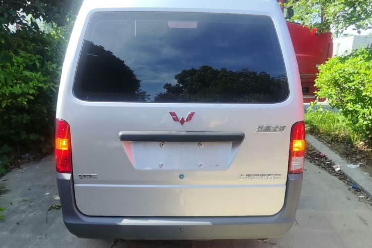 Used Wuling Zhiguang 2023 1.5L Practical Version 5/7 Seats Rear