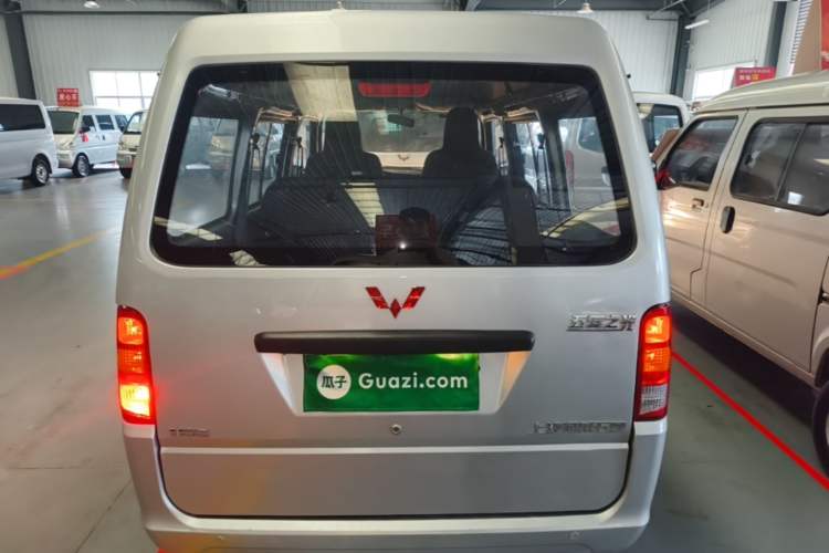 Used Wuling Zhiguang 2023 1.5L Practical Version 5/7 Seats Rear