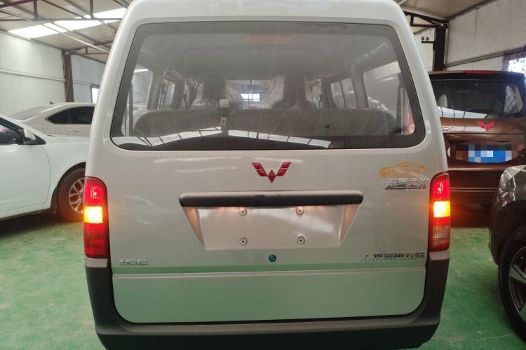 Used Wuling Zhiguang 2023 1.5L Practical Version 5/7 Seats Rear