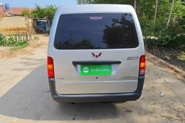 Used Wuling Zhiguang 2023 1.5L Practical Version 5/7 Seats Rear