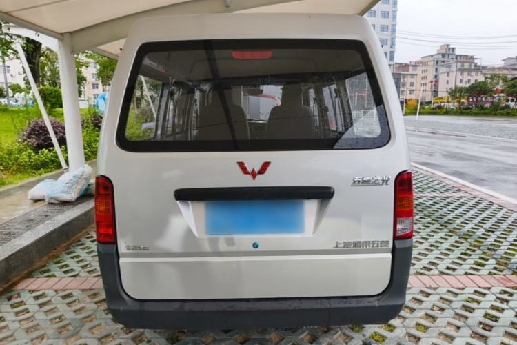Used Wuling Zhiguang 2023 1.5L Practical Version 5/7 Seats Rear