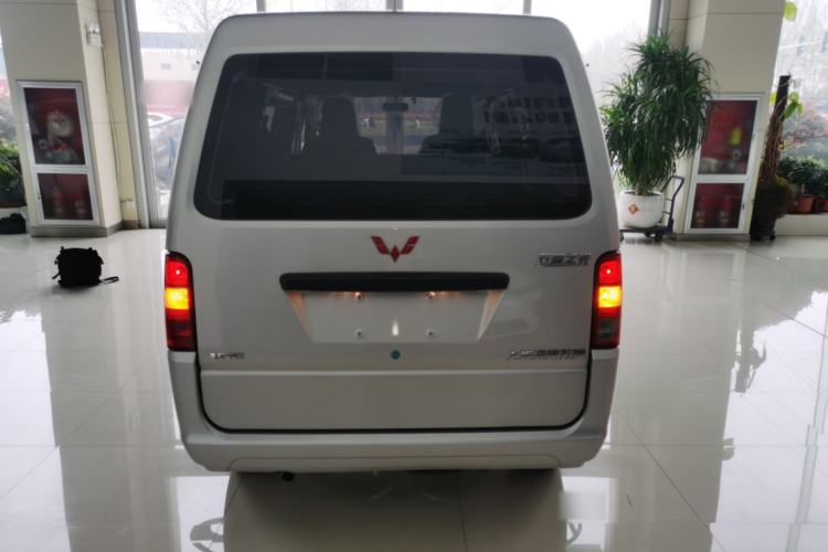 Used Wuling Zhiguang 2023 1.5L Practical Version 5/7 Seats Rear
