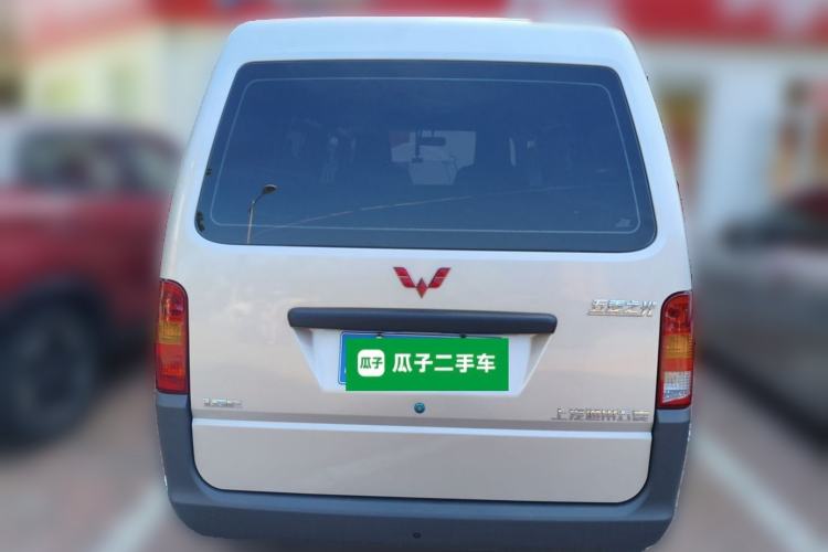 Used Wuling Zhiguang 2023 1.5L Practical Version 5/7 Seats Rear
