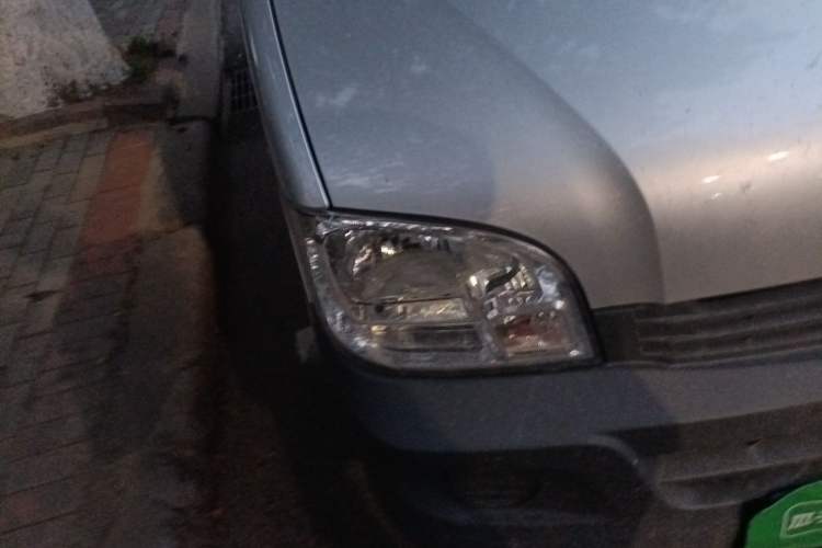 Used Wuling Zhiguang 2023 1.5L Practical Version 5/7 Seats Right Front Headlight