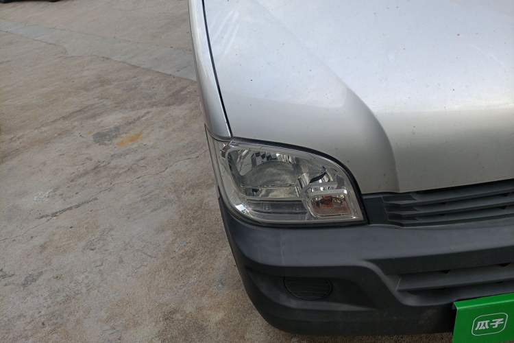 Used Wuling Zhiguang 2023 1.5L Practical Version 5/7 Seats Right Front Headlight