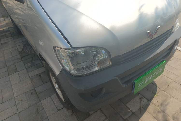 Used Wuling Zhiguang 2023 1.5L Practical Version 5/7 Seats Right Front Headlight