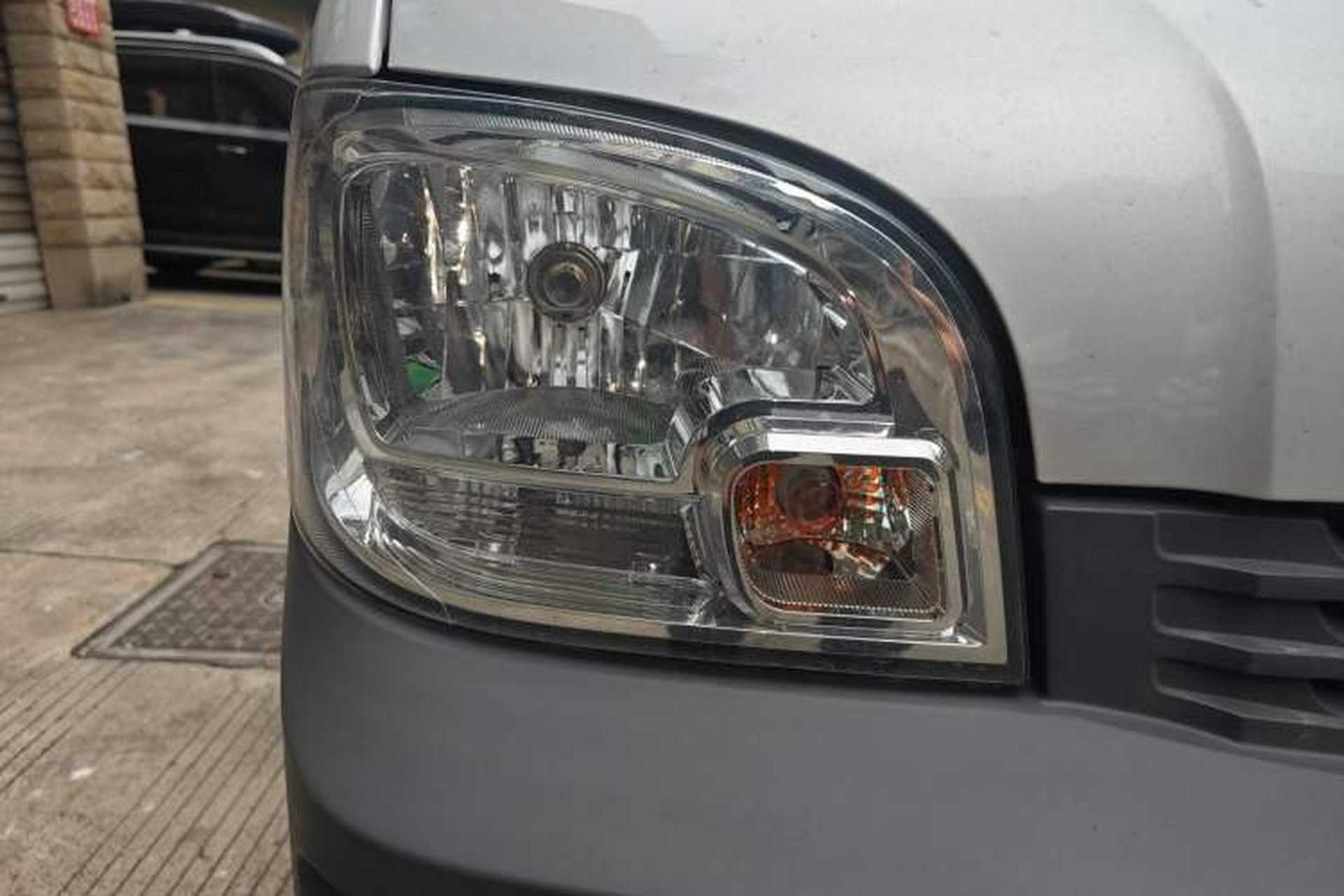 Used Wuling Zhiguang 2023 1.5L Practical Version 5/7 Seats Right Front Headlight