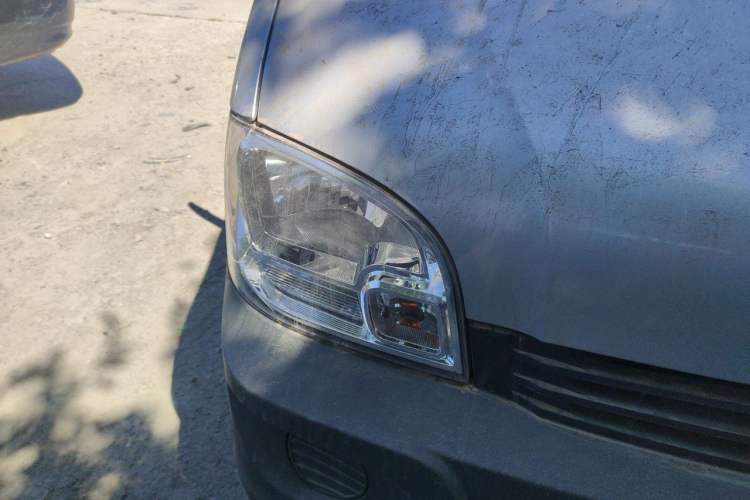 Used Wuling Zhiguang 2023 1.5L Practical Version 5/7 Seats Right Front Headlight