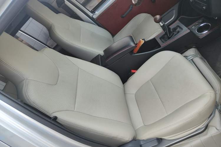 Used Wuling Zhiguang 2023 1.5L Practical Version 5/7 Seats Right Front Seat