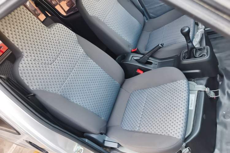 Used Wuling Zhiguang 2023 1.5L Practical Version 5/7 Seats Right Front Seat