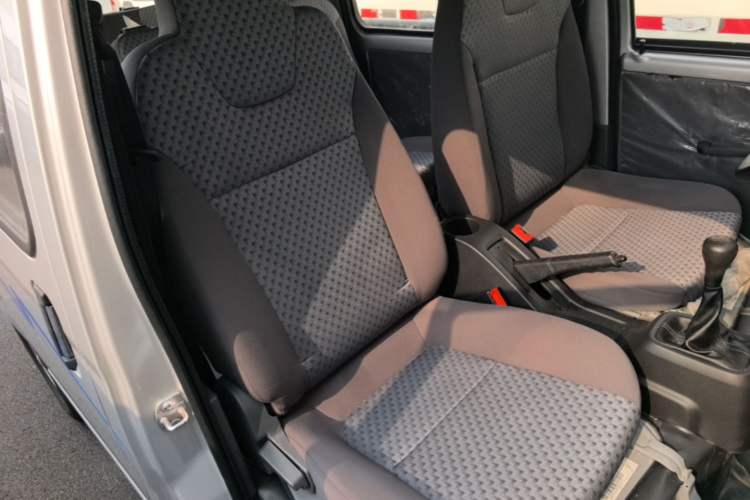 Used Wuling Zhiguang 2023 1.5L Practical Version 5/7 Seats Right Front Seat