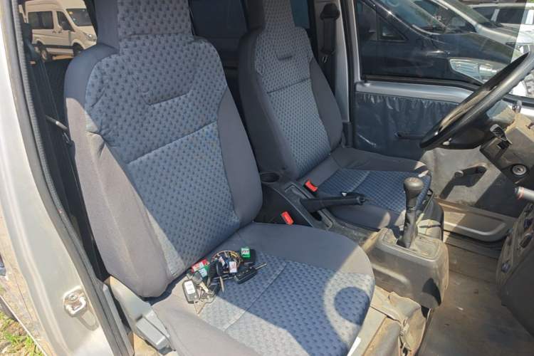 Used Wuling Zhiguang 2023 1.5L Practical Version 5/7 Seats Right Front Seat