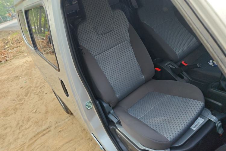 Used Wuling Zhiguang 2023 1.5L Practical Version 5/7 Seats Right Front Seat