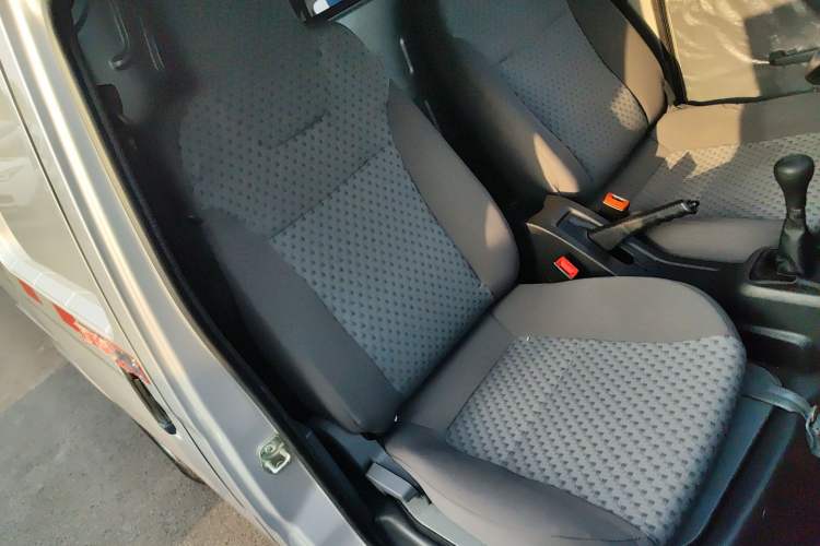 Used Wuling Zhiguang 2023 1.5L Utility Version with Enclosed Windows 2 Seats Right Front Seat