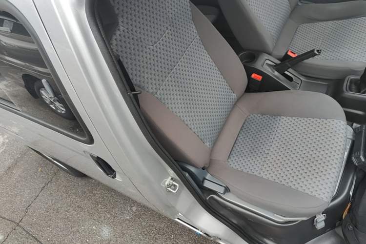 Used Wuling Zhiguang 2023 1.5L Practical Version 5/7 Seats Right Front Seat