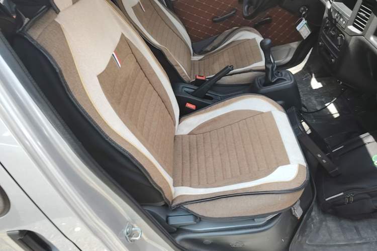 Used Wuling Zhiguang 2023 1.5L Practical Version 5/7 Seats Right Front Seat