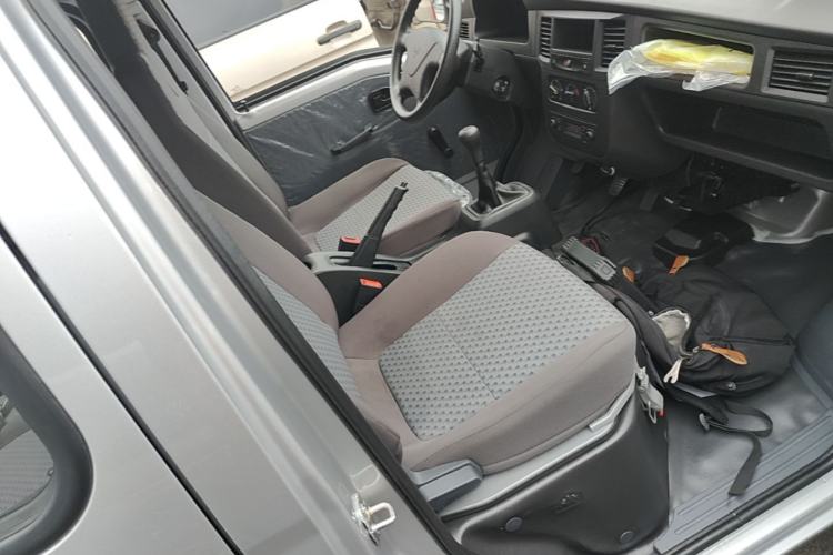 Used Wuling Zhiguang 2023 1.5L Practical Version 5/7 Seats Right Front Seat