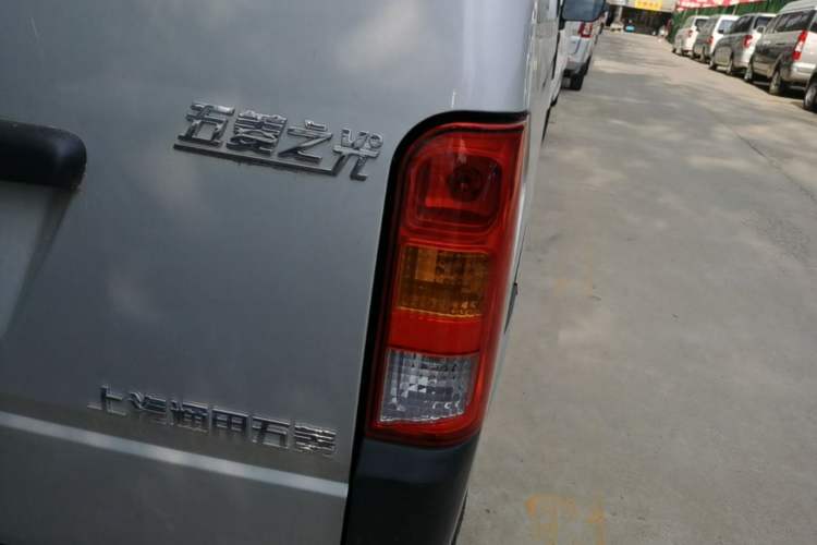 Used Wuling Zhiguang 2023 1.5L Practical Version 5/7 Seats Right Rear Taillight