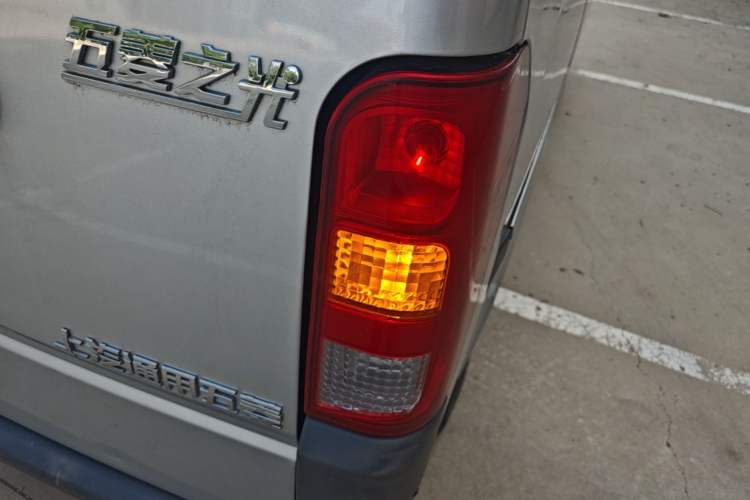 Used Wuling Zhiguang 2023 1.5L Practical Version 5/7 Seats Right Rear Taillight