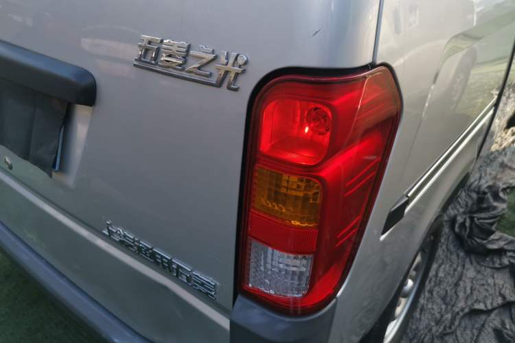 Used Wuling Zhiguang 2023 1.5L Practical Version 5/7 Seats Right Rear Taillight
