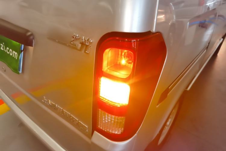 Used Wuling Zhiguang 2023 1.5L Practical Version 5/7 Seats Right Rear Taillight