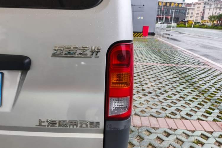 Used Wuling Zhiguang 2023 1.5L Practical Version 5/7 Seats Right Rear Taillight