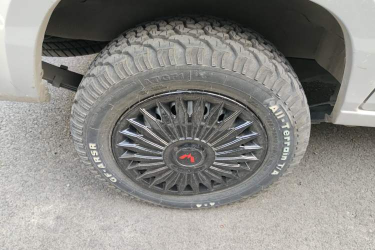 Used Wuling Zhiguang 2023 1.5L Practical Version 5/7 Seats Right Rear Wheel Hub