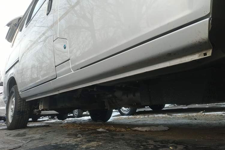 Used Wuling Zhiguang 2023 1.5L Practical Version 5/7 Seats Right Side Sill