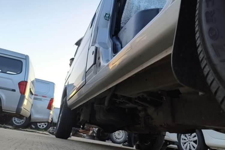 Used Wuling Zhiguang 2023 1.5L Practical Version 5/7 Seats Right Side Sill