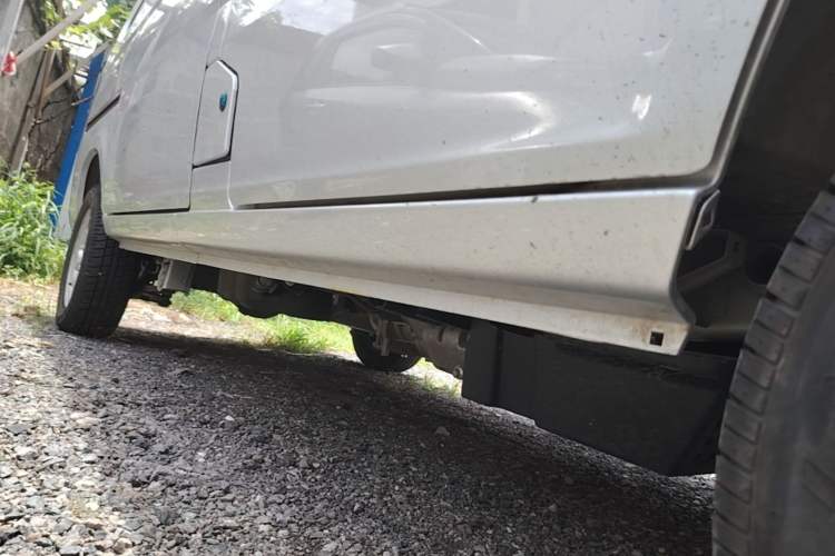 Used Wuling Zhiguang 2023 1.5L Practical Version 5/7 Seats Right Side Sill