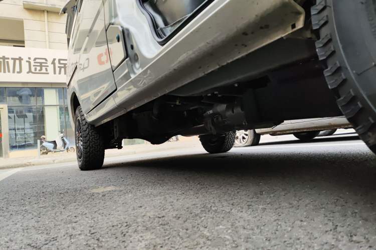 Used Wuling Zhiguang 2023 1.5L Practical Version 5/7 Seats Right Side Sill