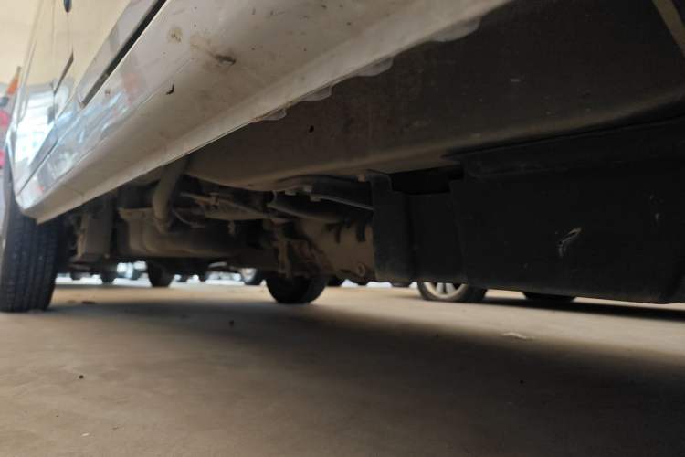 Used Wuling Zhiguang 2023 1.5L Practical Version 5/7 Seats Right Side Sill