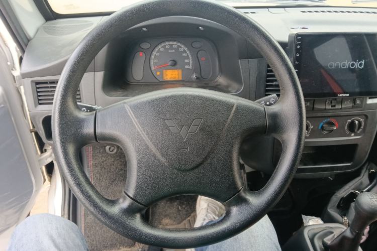 Used Wuling Zhiguang 2023 1.5L Practical Version 5/7 Seats Steering Wheel
