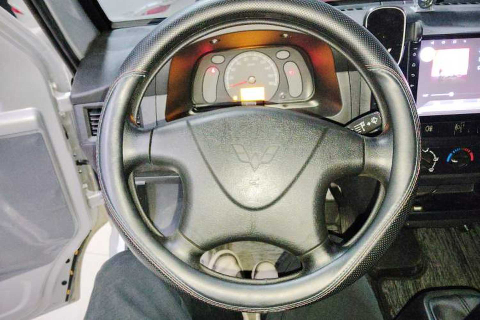 Used Wuling Zhiguang 2023 1.5L Practical Version 5/7 Seats Steering Wheel