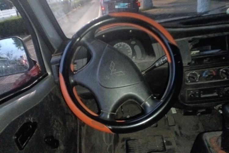 Used Wuling Zhiguang 2023 1.5L Practical Version 5/7 Seats Steering Wheel