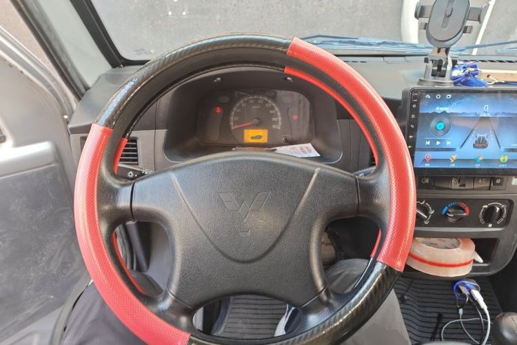 Used Wuling Zhiguang 2023 1.5L Practical Version 5/7 Seats Steering Wheel