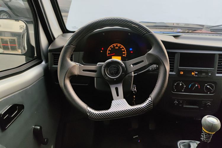 Used Wuling Zhiguang 2023 1.5L Practical Version 5/7 Seats Steering Wheel