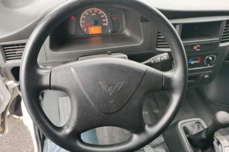 Used Wuling Zhiguang 2023 1.5L Utility Version with Enclosed Windows 2 Seats Steering Wheel